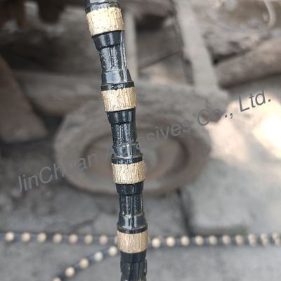 कंक्रीट बीम और स्तंभों को काटने के लिए उपयोग किया जाने वाला इलेक्ट्रोप्लाटेड डायमंड वायर सॉ